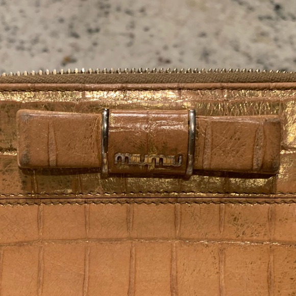 Miu Miu Tan Retired Croc-Embossed Wallet - Picture 11 of 15